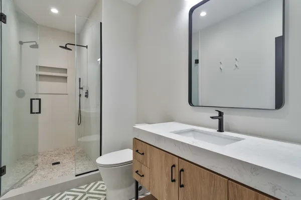 $2,299,000 | 2042 West Berteau Avenue, Chicago, IL 60618