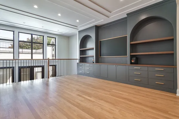 $2,299,000 | 2042 West Berteau Avenue, Chicago, IL 60618