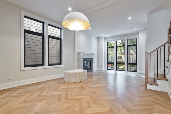 $2,299,000 | 2042 West Berteau Avenue, Chicago, IL 60618
