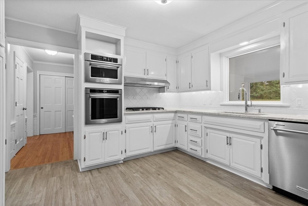 237 Concord Road Longmeadow, MA 01106 - Photo 3 of 35 Gallery Image 3