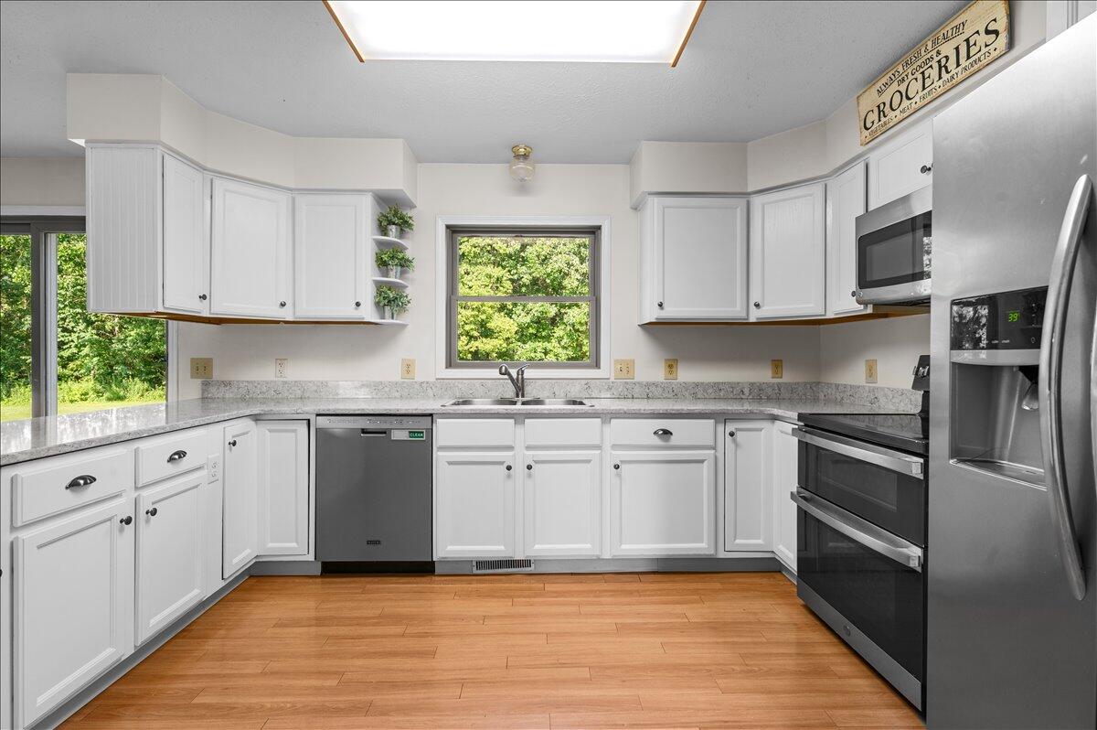16005 Sheridan Road Clinton, MI 49236 - Photo 18 of 55 Gallery Image 18