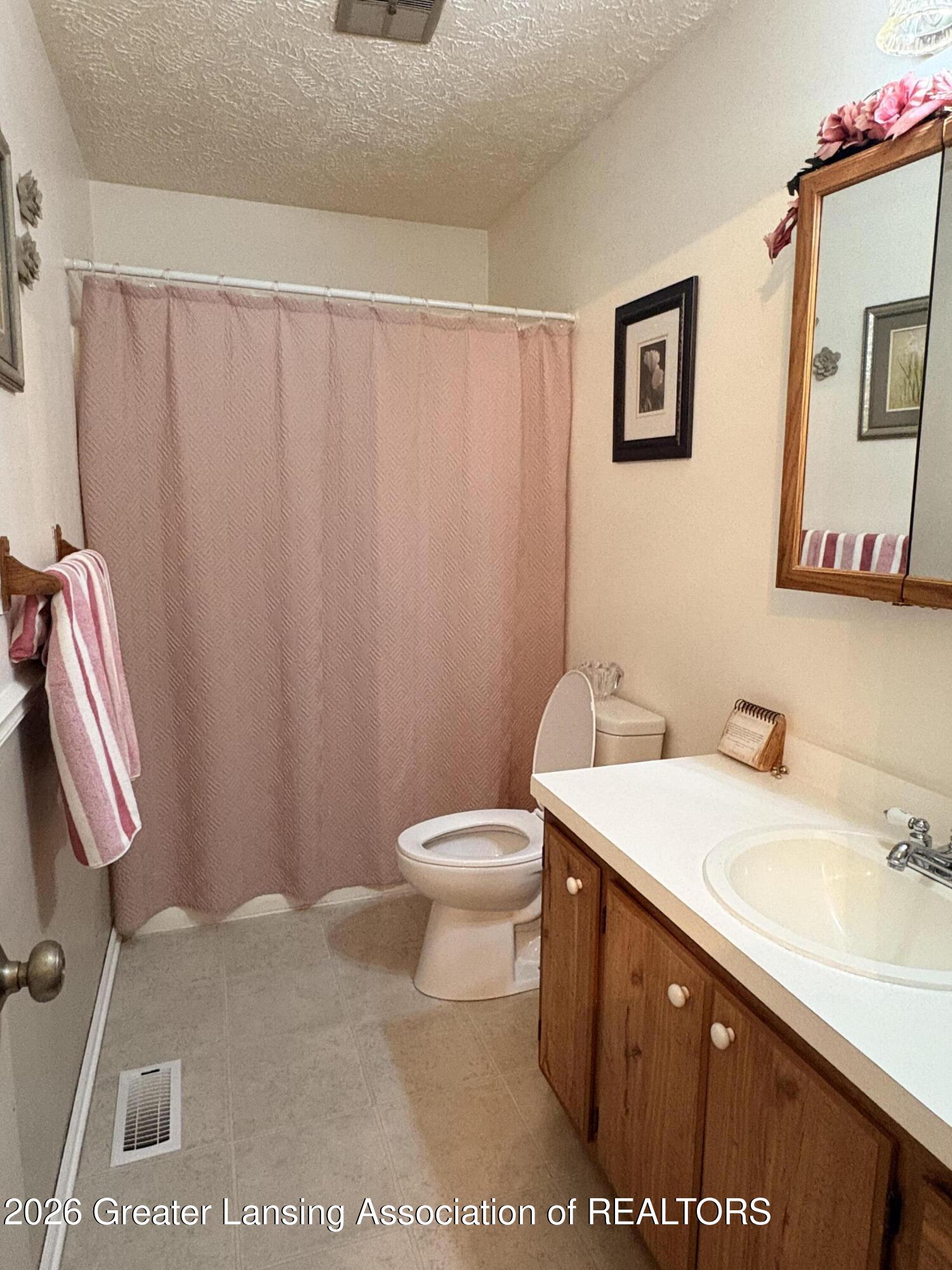 3012 Ingham Street Lansing, MI 48911 - Photo 17 of 30 Full Bath