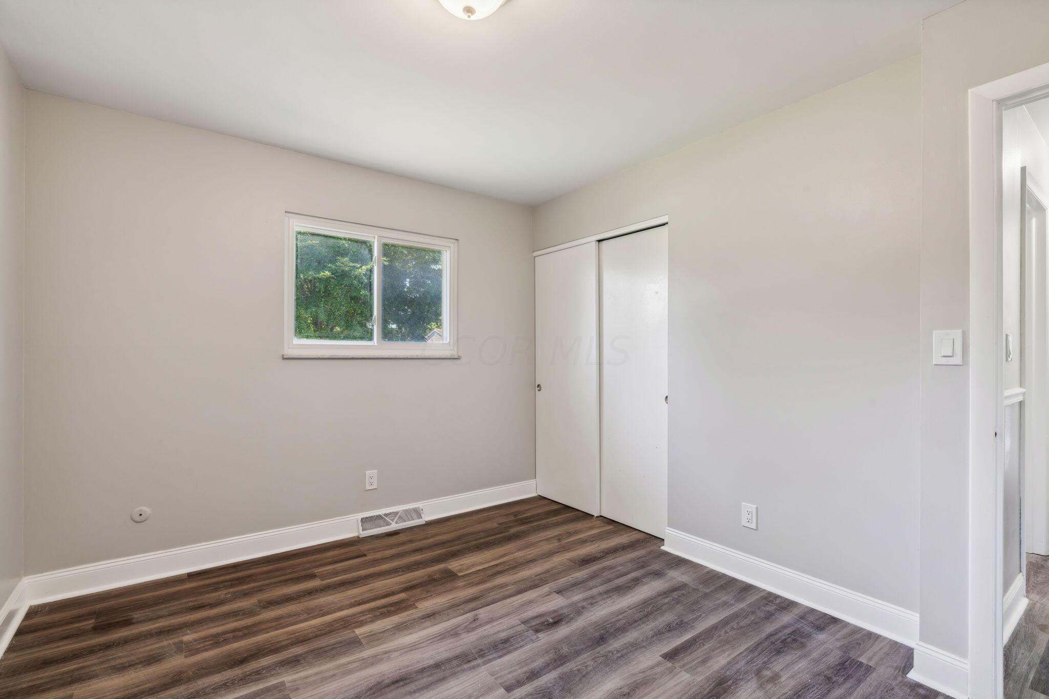 6274 Karl Road Columbus, OH 43229 - Photo 27 of 38 23-web-or-mls-6274-karl-rd