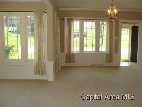 1704 Mound Road Jacksonville, IL 62650 - Photo 5 of 6 Gallery Image 5