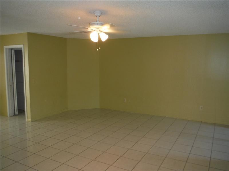 8898 Southwest 6th Street Boca Raton, FL 33433 - Photo 3 of 13 Living Room