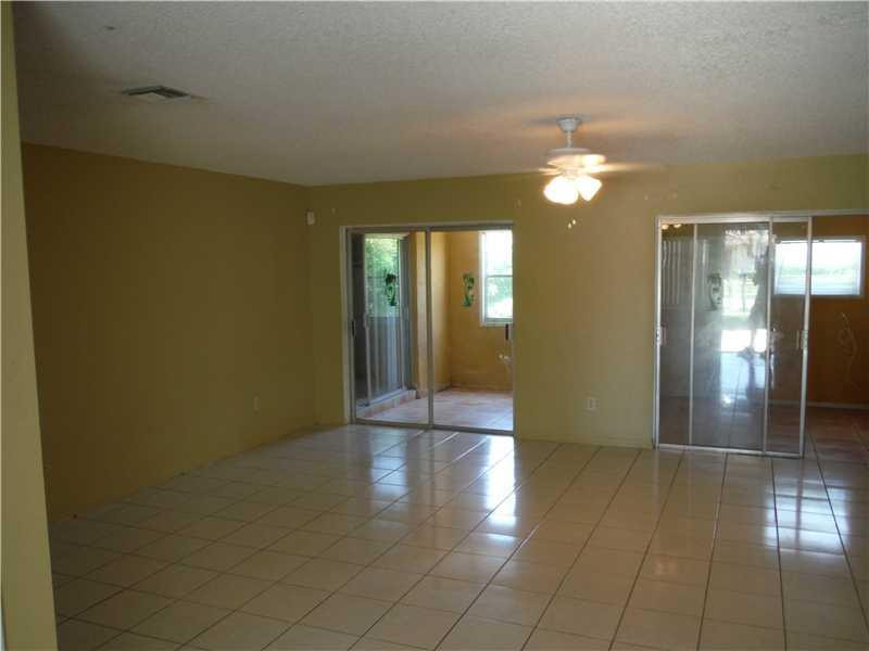 8898 Southwest 6th Street Boca Raton, FL 33433 - Photo 4 of 13 Living Room