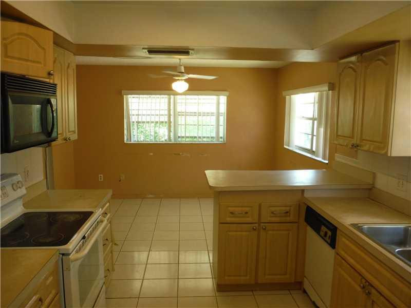 8898 Southwest 6th Street Boca Raton, FL 33433 - Photo 7 of 13 Kitchen