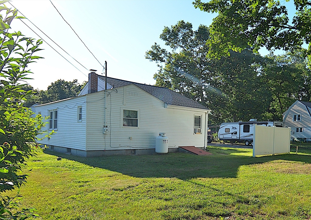 40 Point Grove Road Southwick, MA 01077 - Photo 3 of 13