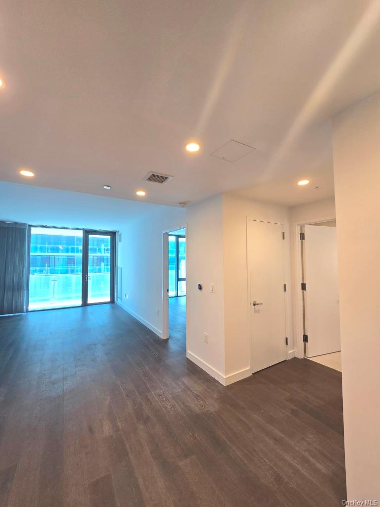 131-05 40 Road, Unit 15R Queens, NY 11354 - Photo 3 of 13