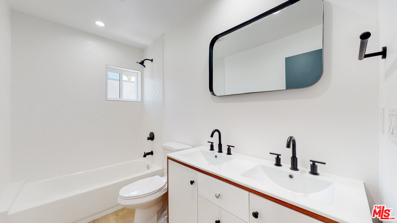 2331 Hauser Boulevard Los Angeles, CA 90016 - Photo 25 of 36