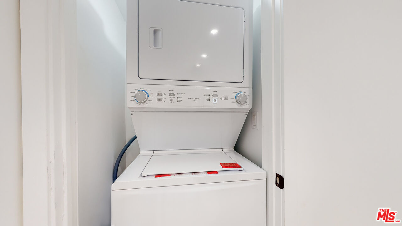 2331 Hauser Boulevard Los Angeles, CA 90016 - Photo 32 of 36