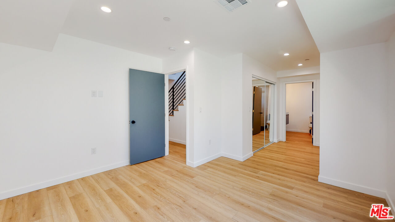 2331 Hauser Boulevard Los Angeles, CA 90016 - Photo 10 of 36