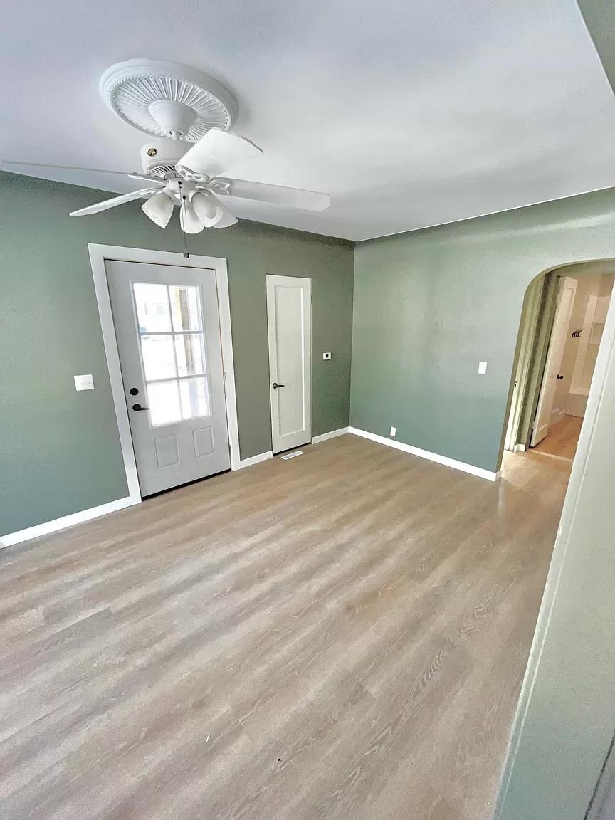 900 Taylor Street Bay City, MI 48708 - Photo 3 of 10 1924525-d2b8dd05-4624-45f4-8bd9-bc79ad0d8297.JPG