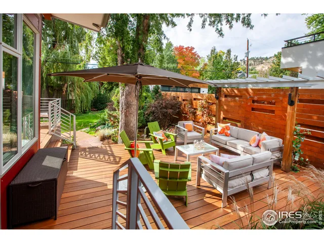 a view of outdoor space yard and patio