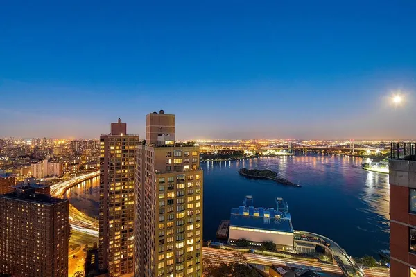 $6,500 | 1735 York Avenue, Unit 33H | Upper East Side