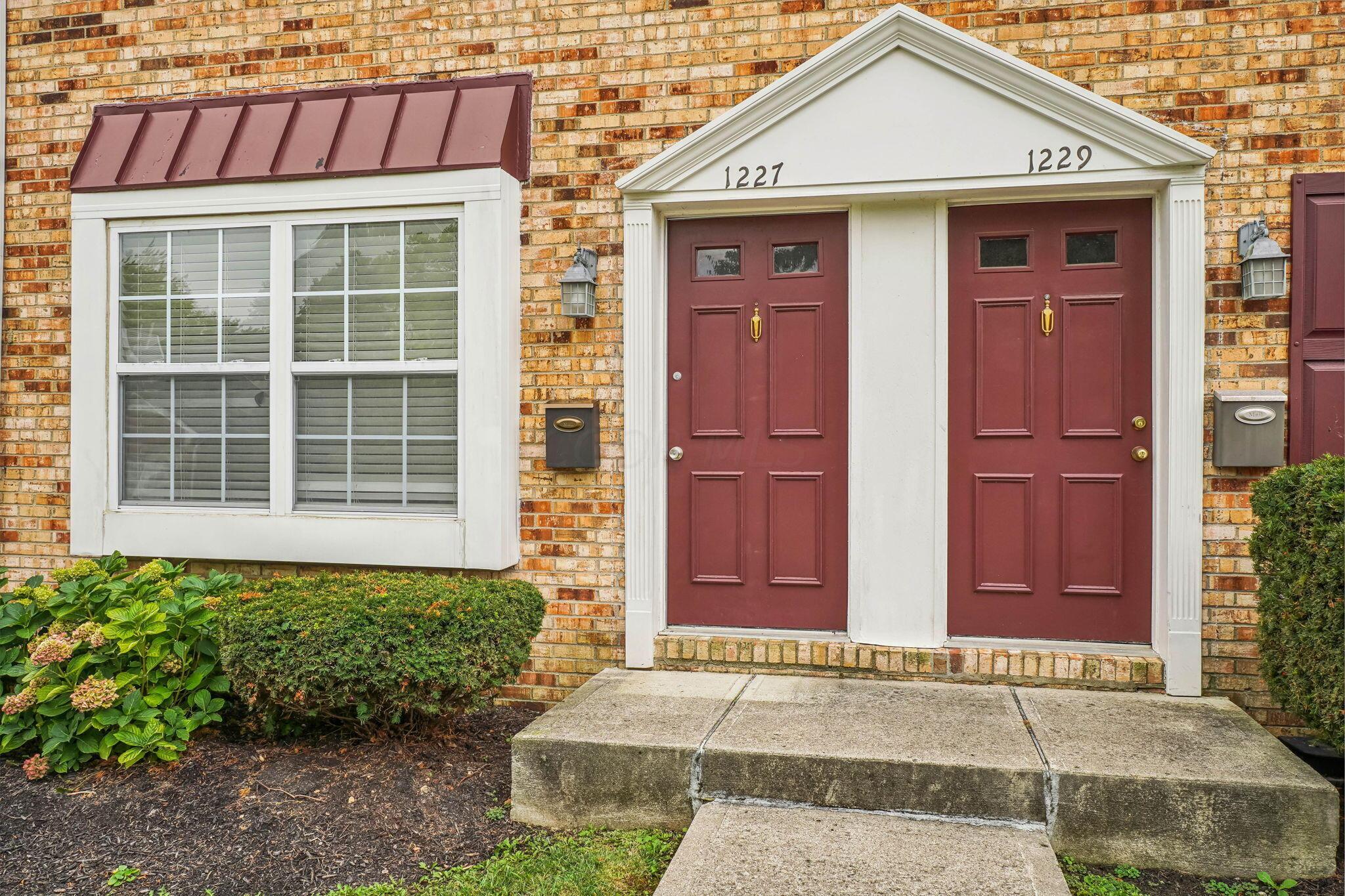 1227 Weybridge Road Columbus, OH 43220 - Photo 2 of 32 Front Entrance