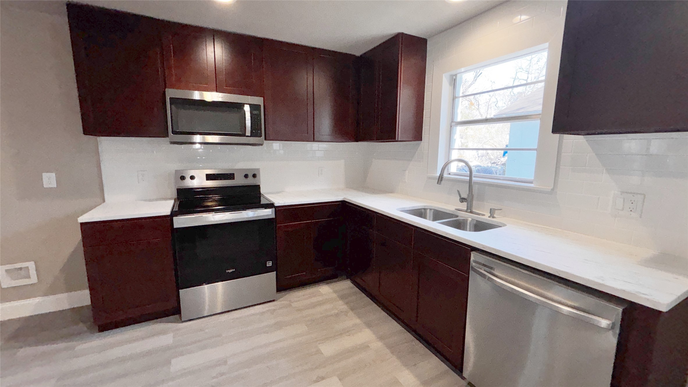 3930 Hartel Street Beaumont, TX 77705 - Photo 4 of 25