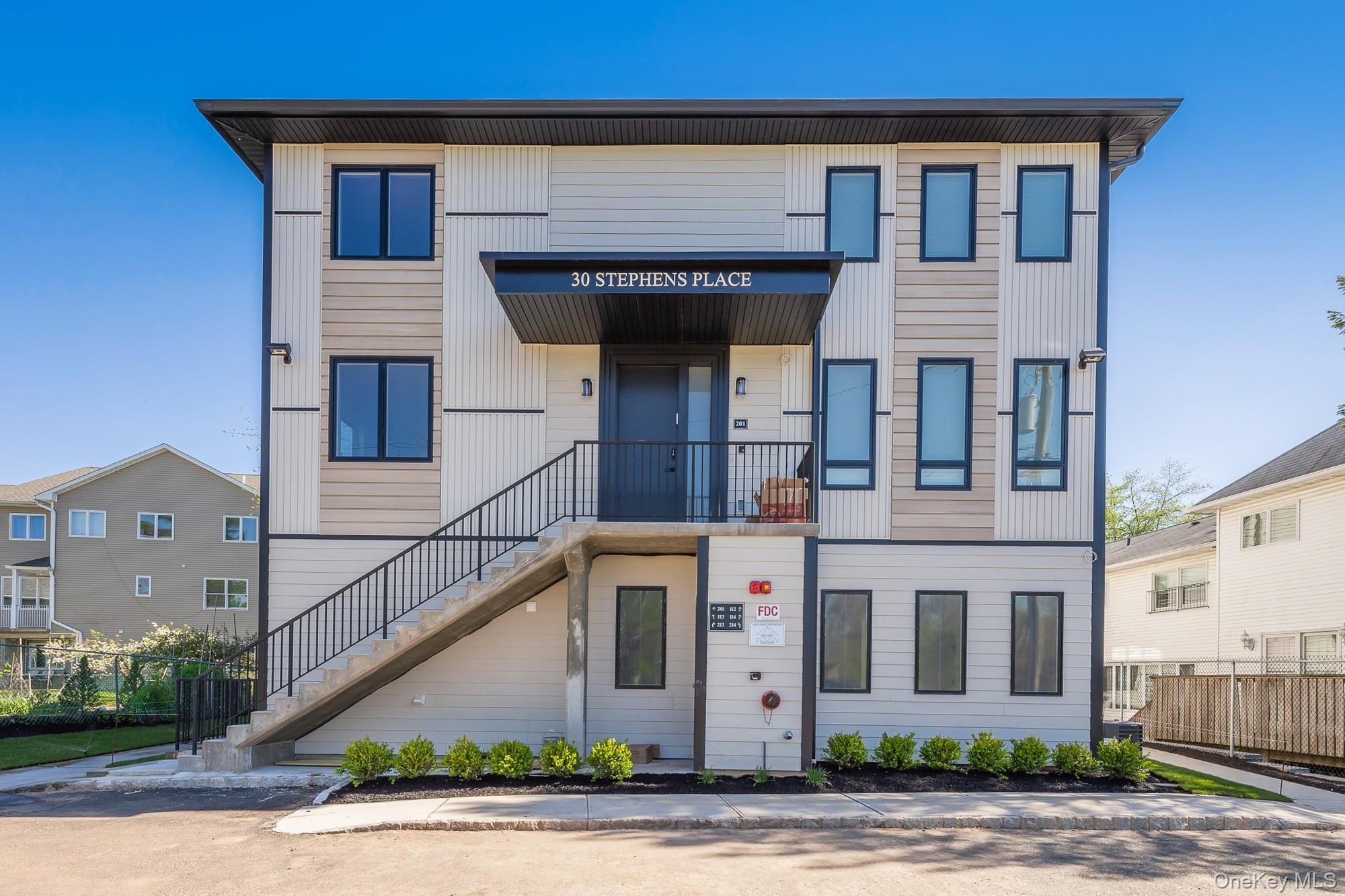 30 Stephen Place, Unit 213 Spring Valley, NY 10977 - Photo 1 of 5