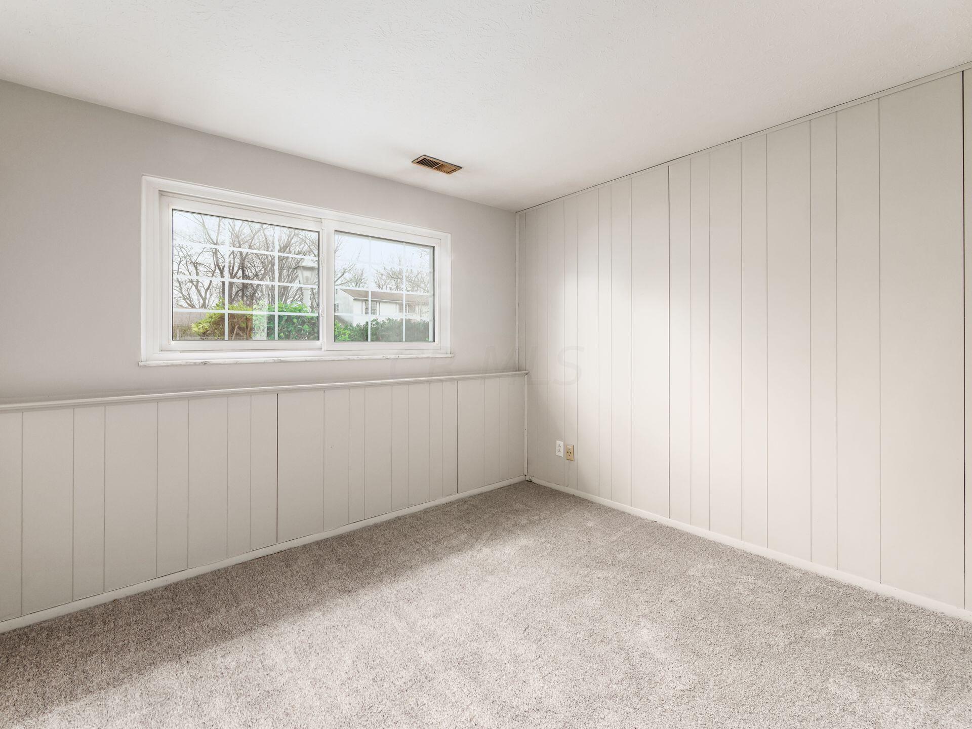 1591 Fall Brook Road Columbus, OH 43223 - Photo 19 of 32 Bedroom