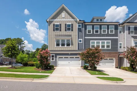$525,000 | 830 Amley Place, Apex, NC 27523