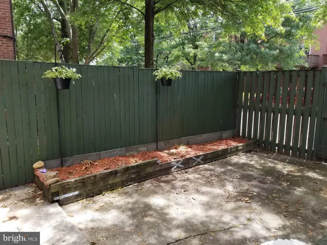 $2,475 | 2808 16th Road South, Unit B, Arlington, VA 22204