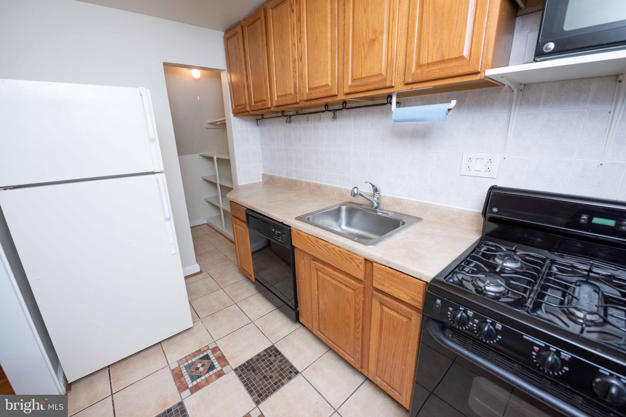 2808 16th Road South, Unit B Arlington, VA 22204 - Photo 7 of 33