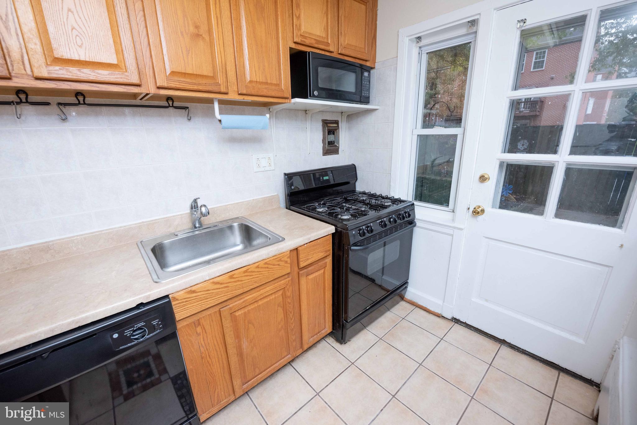 2808 16th Road South, Unit B Arlington, VA 22204 - Photo 8 of 33