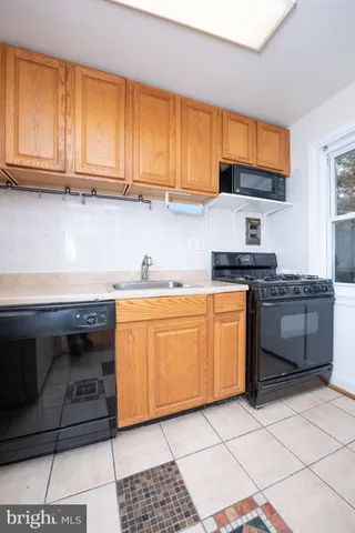 $2,475 | 2808 16th Road South, Unit B, Arlington, VA 22204