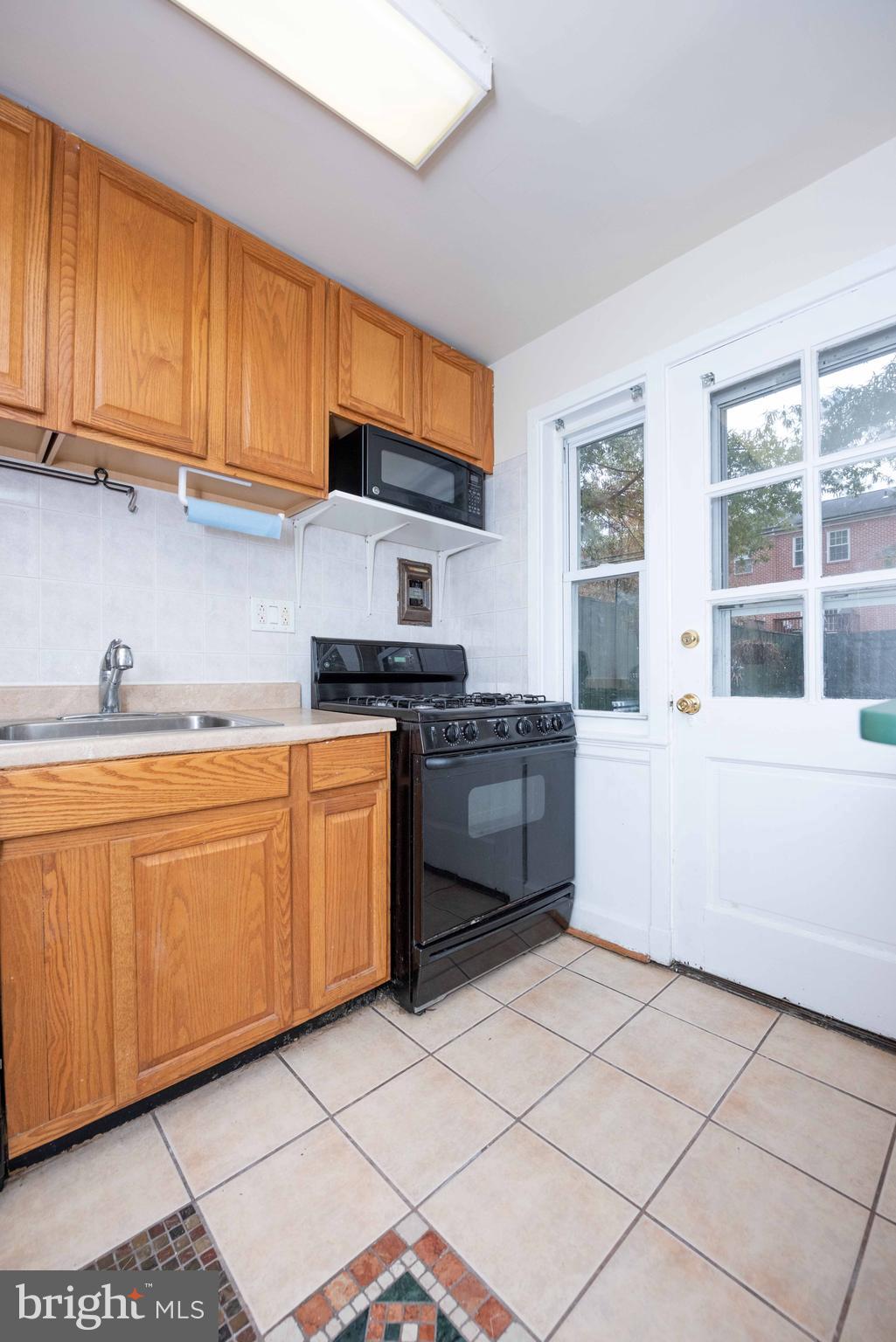 2808 16th Road South, Unit B Arlington, VA 22204 - Photo 10 of 33