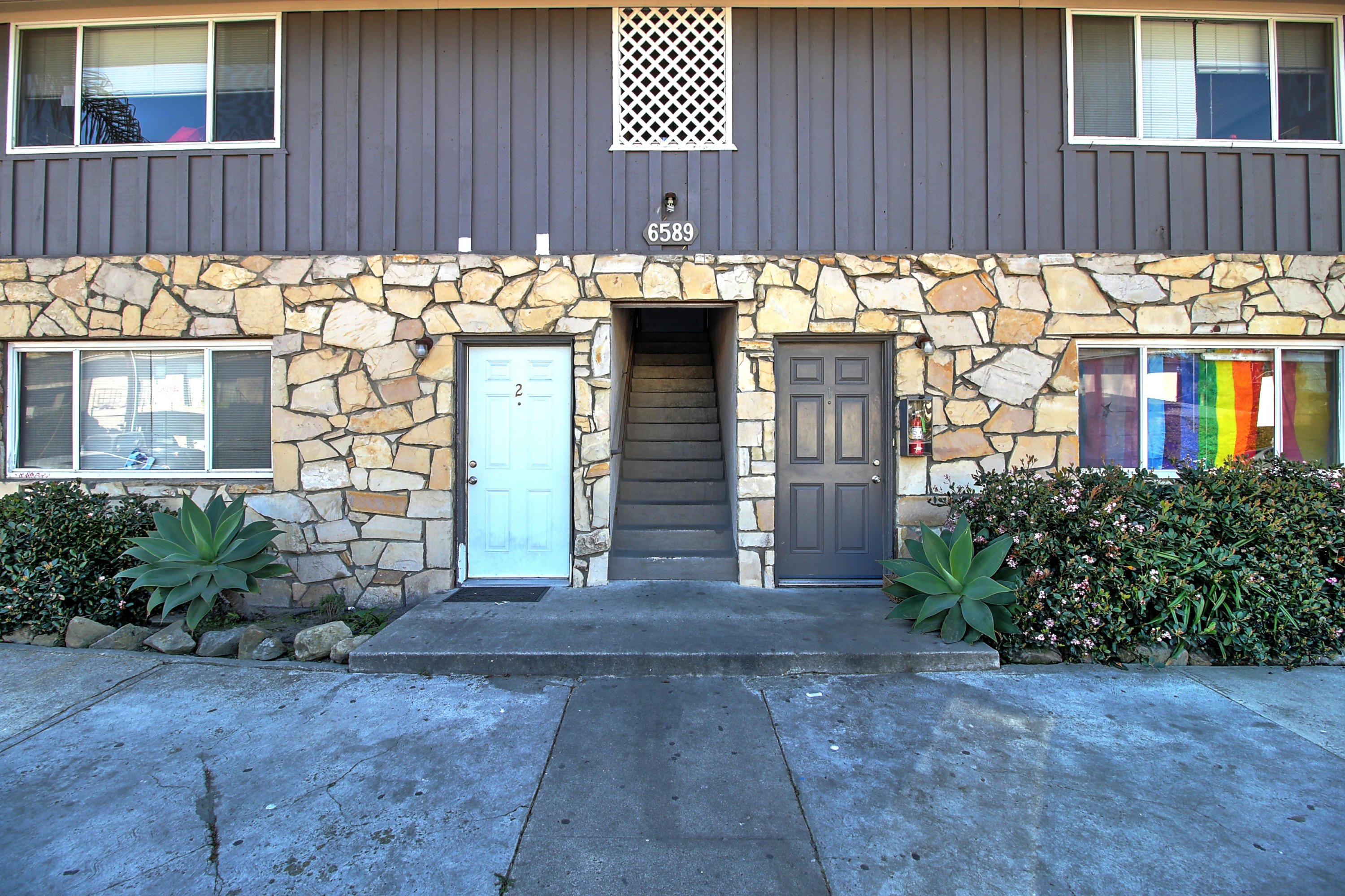 6589 Madrid Road Goleta, CA 93117 - Photo 8 of 26 007