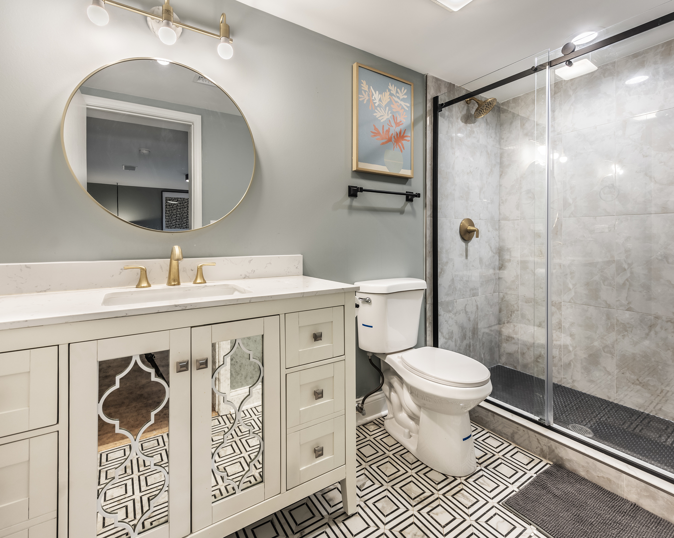 5011 South Drexel Boulevard Chicago, IL 60615 - Photo 6 of 8 a bathroom with a sink toilet and shower