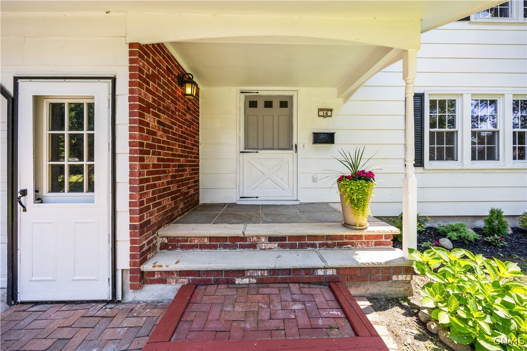 14 Ibis Path Liverpool, NY 13090 - Photo 2 of 31