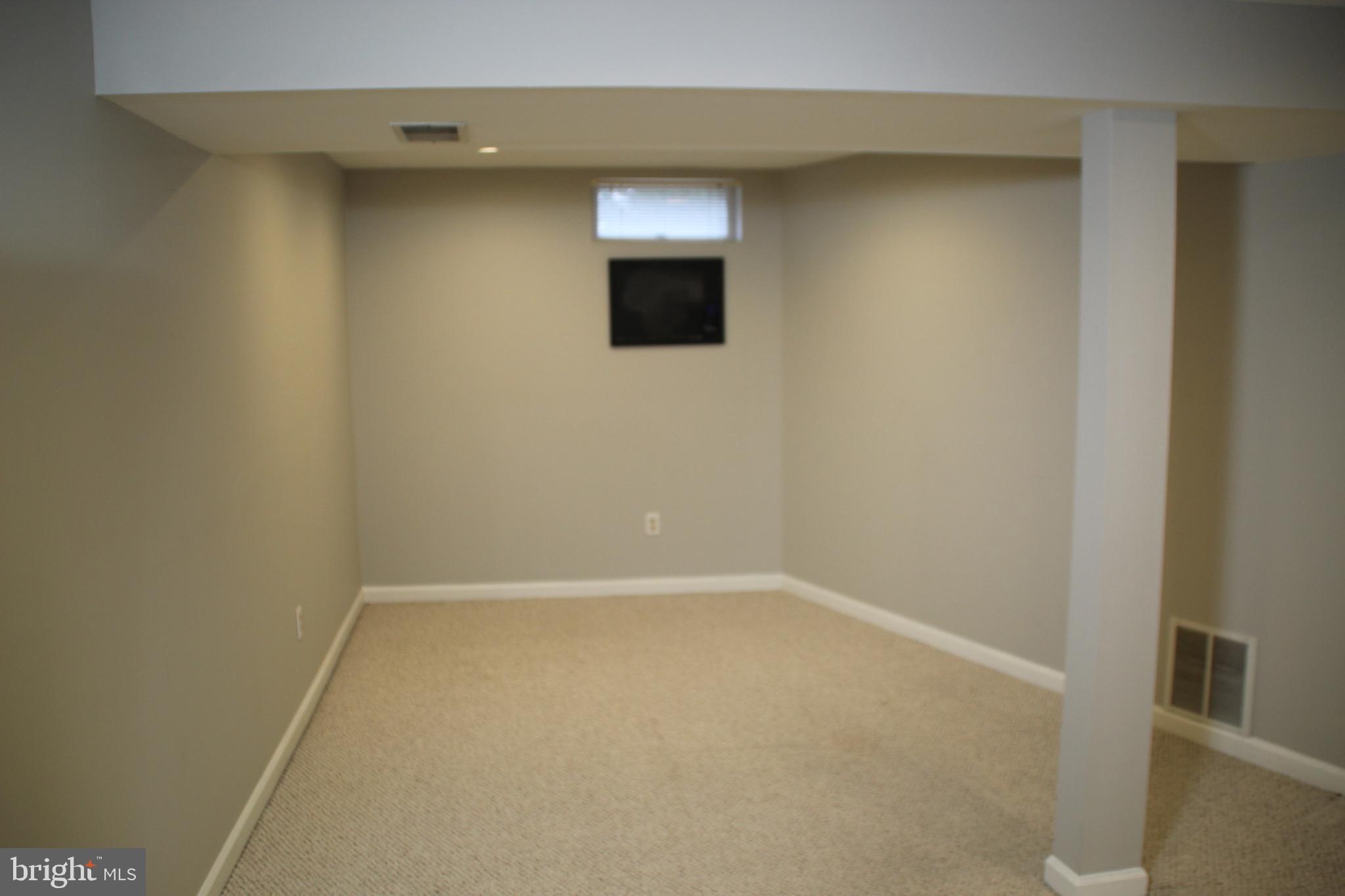 12507 Thunder Chase Drive Reston, VA 20191 - Photo 15 of 27 a view of an empty room