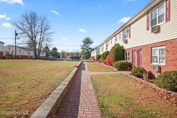 $1,800 | 175 Buckelew Avenue, Unit BLDG 3 4, Monroe Township, NJ 08831