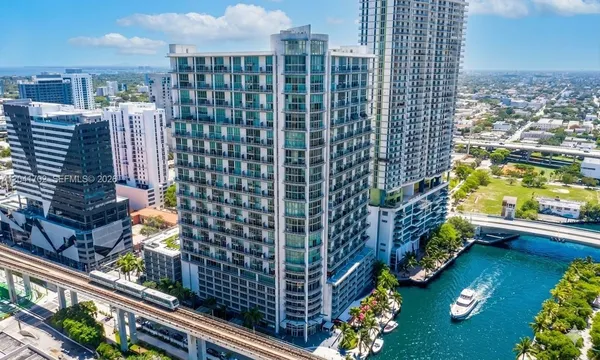 $4,050 | 690 Southwest 1st Court, Unit 3118, Miami, FL 33130