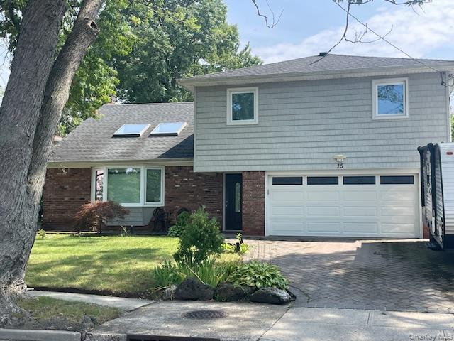 15 Captains Road Valley Stream, NY 11581 - Photo 2 of 25 Gallery Image 2