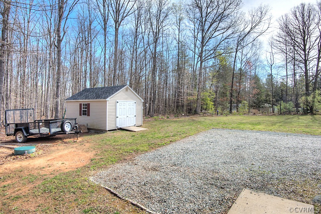 4488 Lockin Road Powhatan, VA 23139 - Photo 31 of 31 View of the side yard