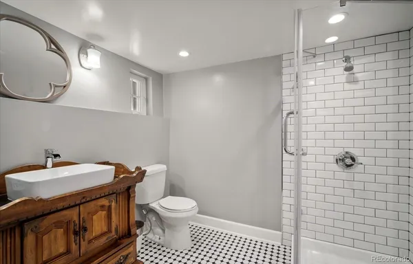 a view of a yard in front of house