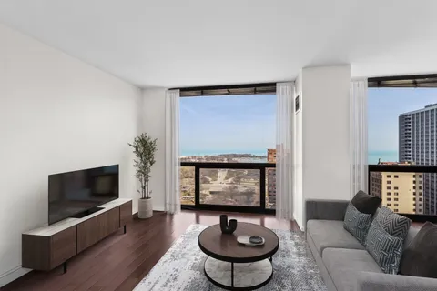 $150,000 | 4343 North Clarendon Avenue, Unit 2010, Chicago, IL 60613