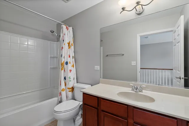 $2,500 | 3460 Bradbury Circle, Aurora, IL 60504