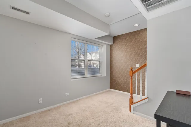 $2,500 | 3460 Bradbury Circle, Aurora, IL 60504