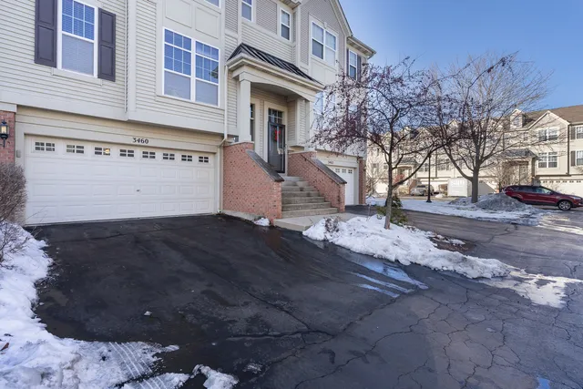$2,500 | 3460 Bradbury Circle, Aurora, IL 60504