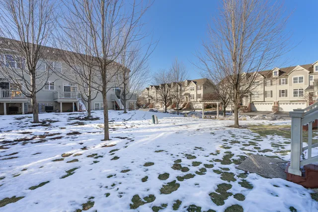 $2,500 | 3460 Bradbury Circle, Aurora, IL 60504