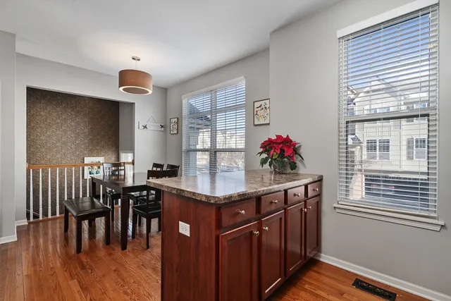 $2,500 | 3460 Bradbury Circle, Aurora, IL 60504