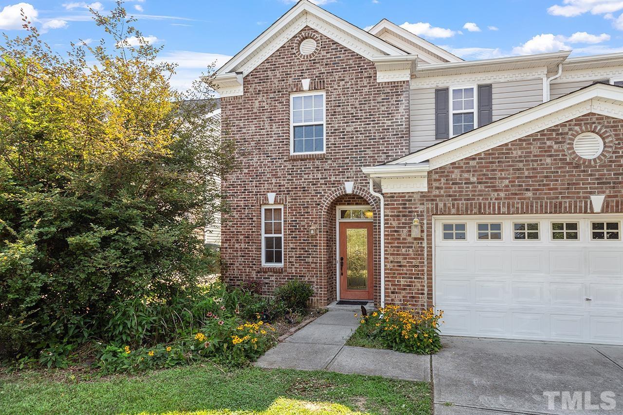 8830 Elizabeth Bennet PI Raleigh, NC 27616 - Photo 3 of 37 Gallery Image 3