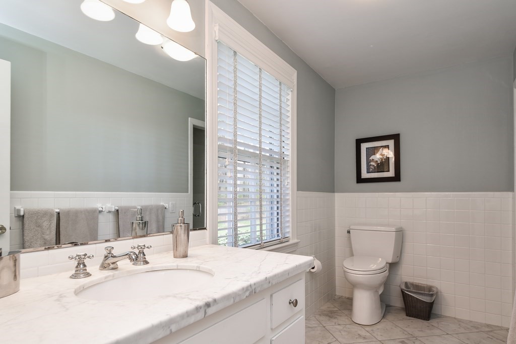 57 Yorkshire Road Dover, MA 02030 - Photo 19 of 30