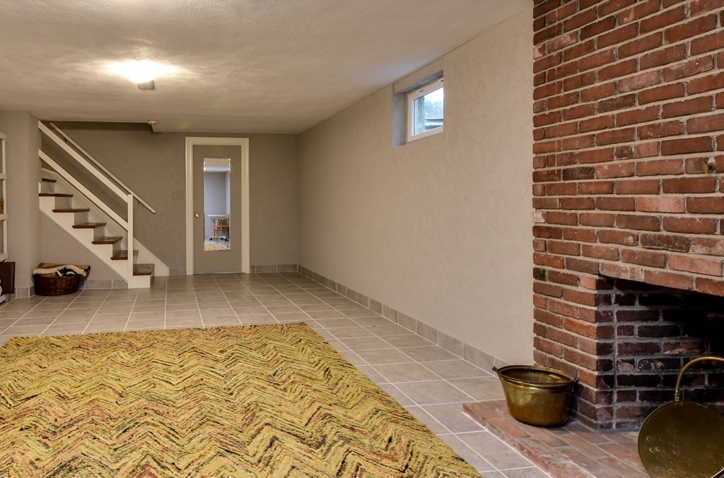 57 Yorkshire Road Dover, MA 02030 - Photo 25 of 30