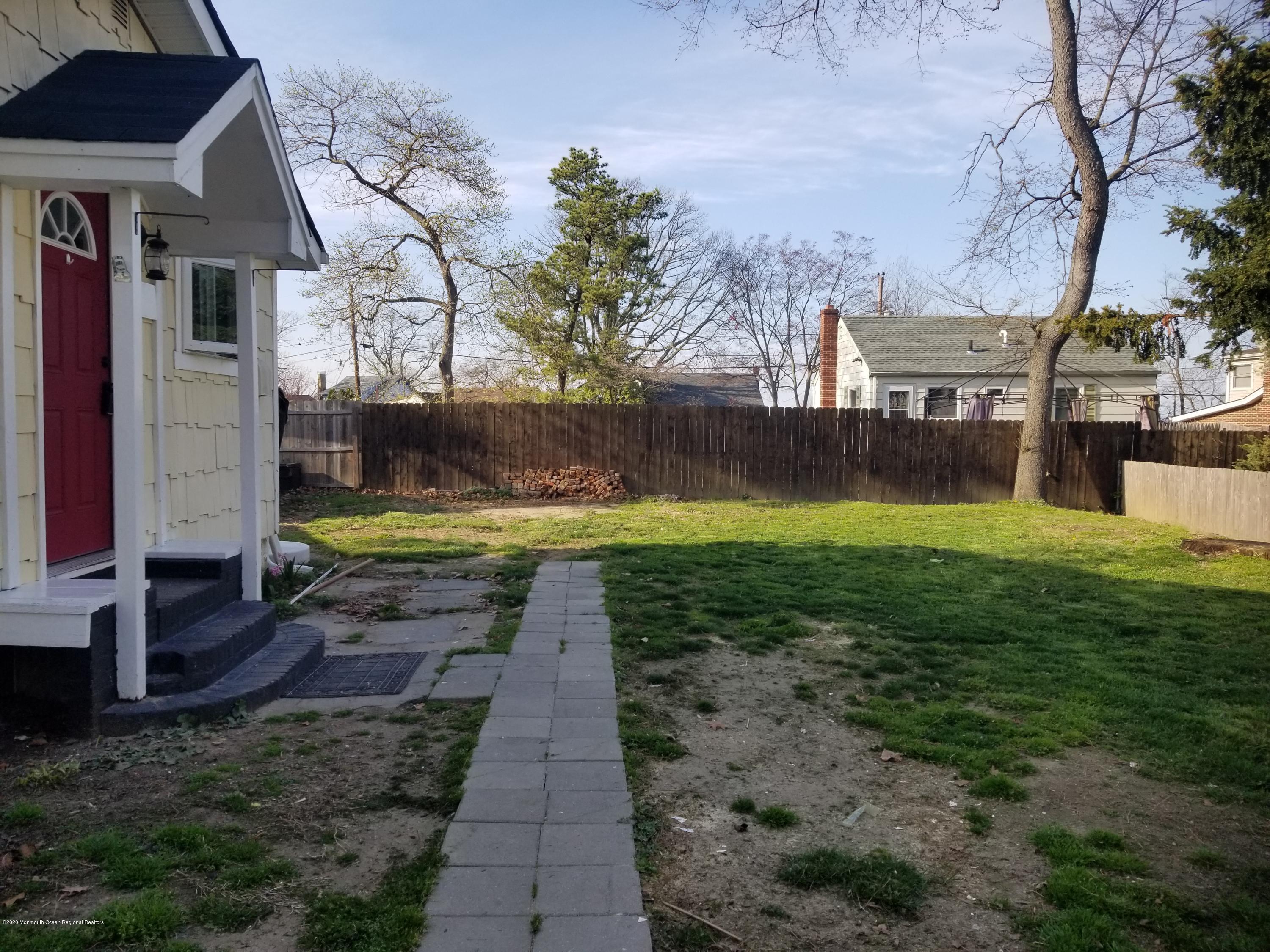 836 Lakeview Way Keyport, NJ 07735 - Photo 17 of 27 Nice size yard