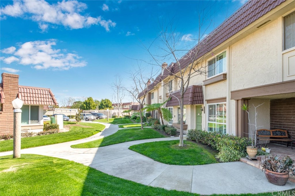 6565 Tangier Way Cypress, CA 90630 - Photo 5 of 71