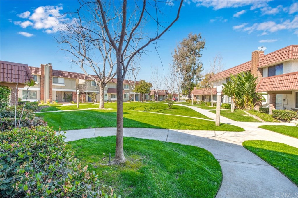 6565 Tangier Way Cypress, CA 90630 - Photo 8 of 71